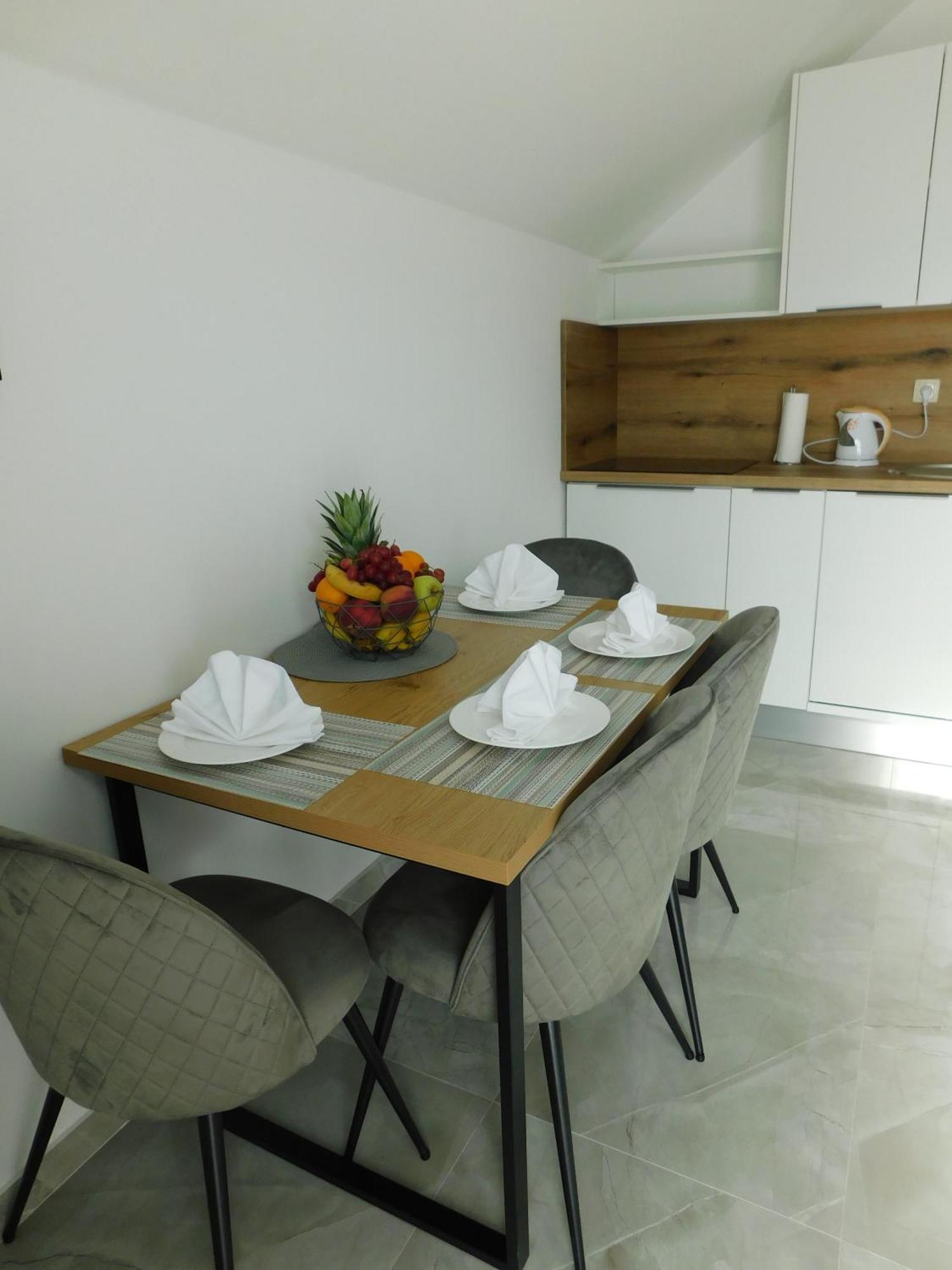 Apartman Nativis Otočac Buitenkant foto